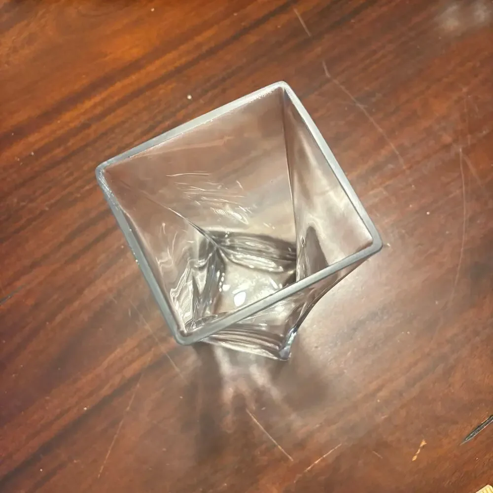 Unbranded clear glass
